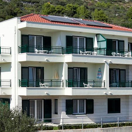 Apartments By The Sea Igrane, Makarska - 17292 外观 照片