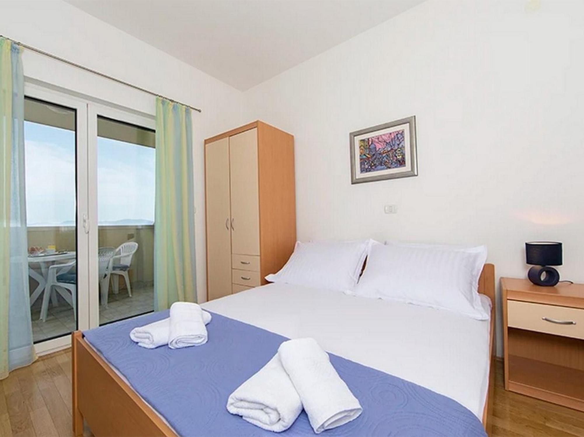 Apartments By The Sea Igrane, Makarska - 17292 外观 照片