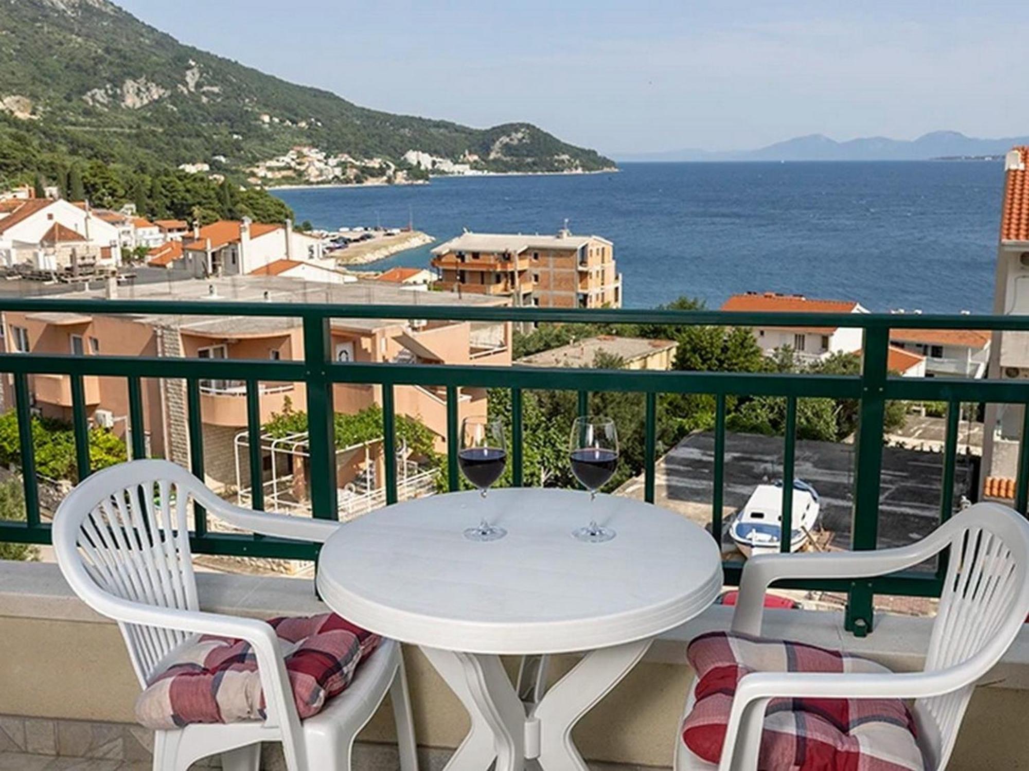 Apartments By The Sea Igrane, Makarska - 17292 外观 照片