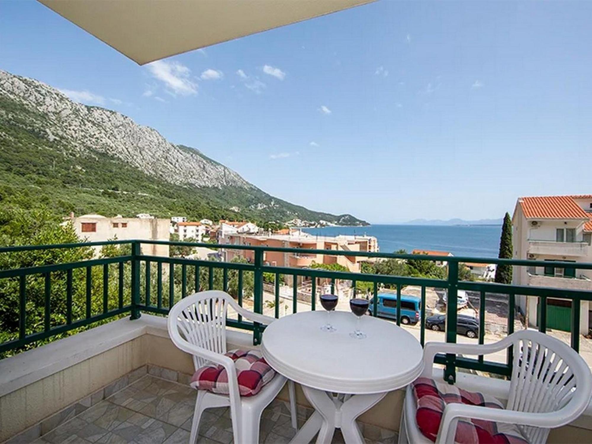 Apartments By The Sea Igrane, Makarska - 17292 外观 照片