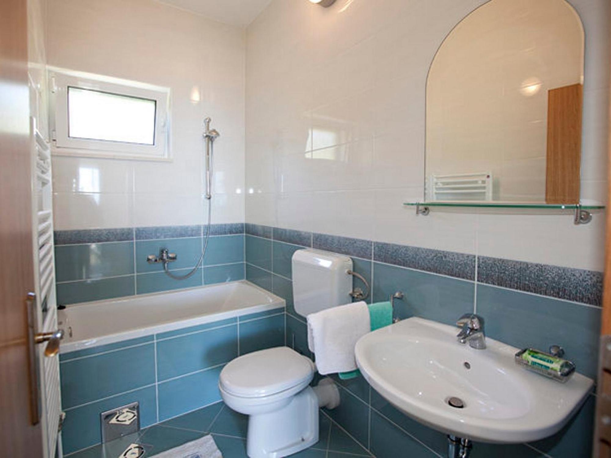 Apartments By The Sea Igrane, Makarska - 17292 外观 照片