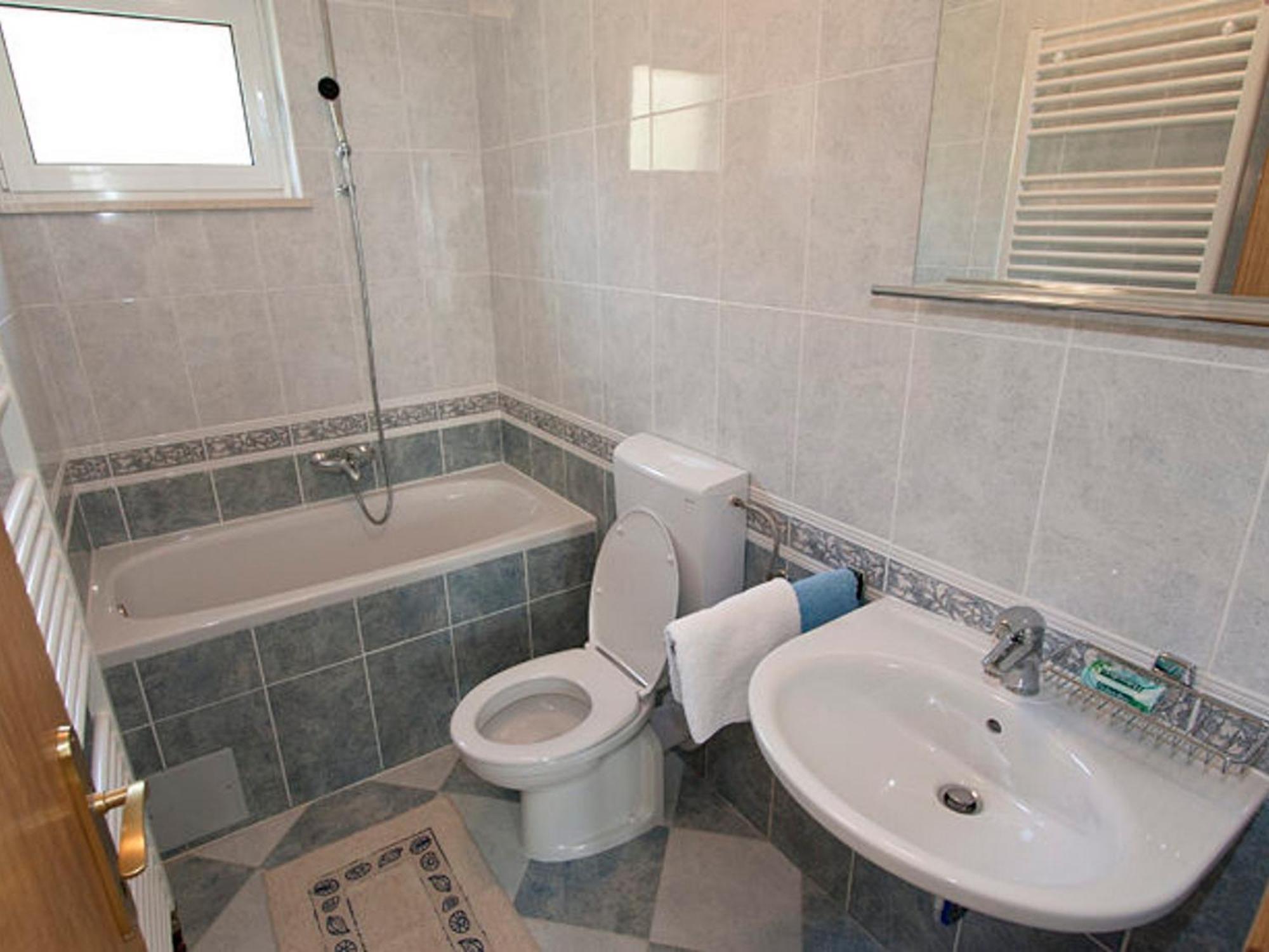 Apartments By The Sea Igrane, Makarska - 17292 外观 照片