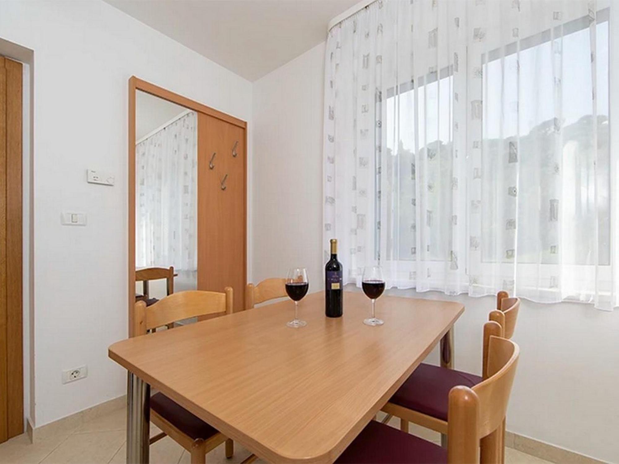 Apartments By The Sea Igrane, Makarska - 17292 外观 照片