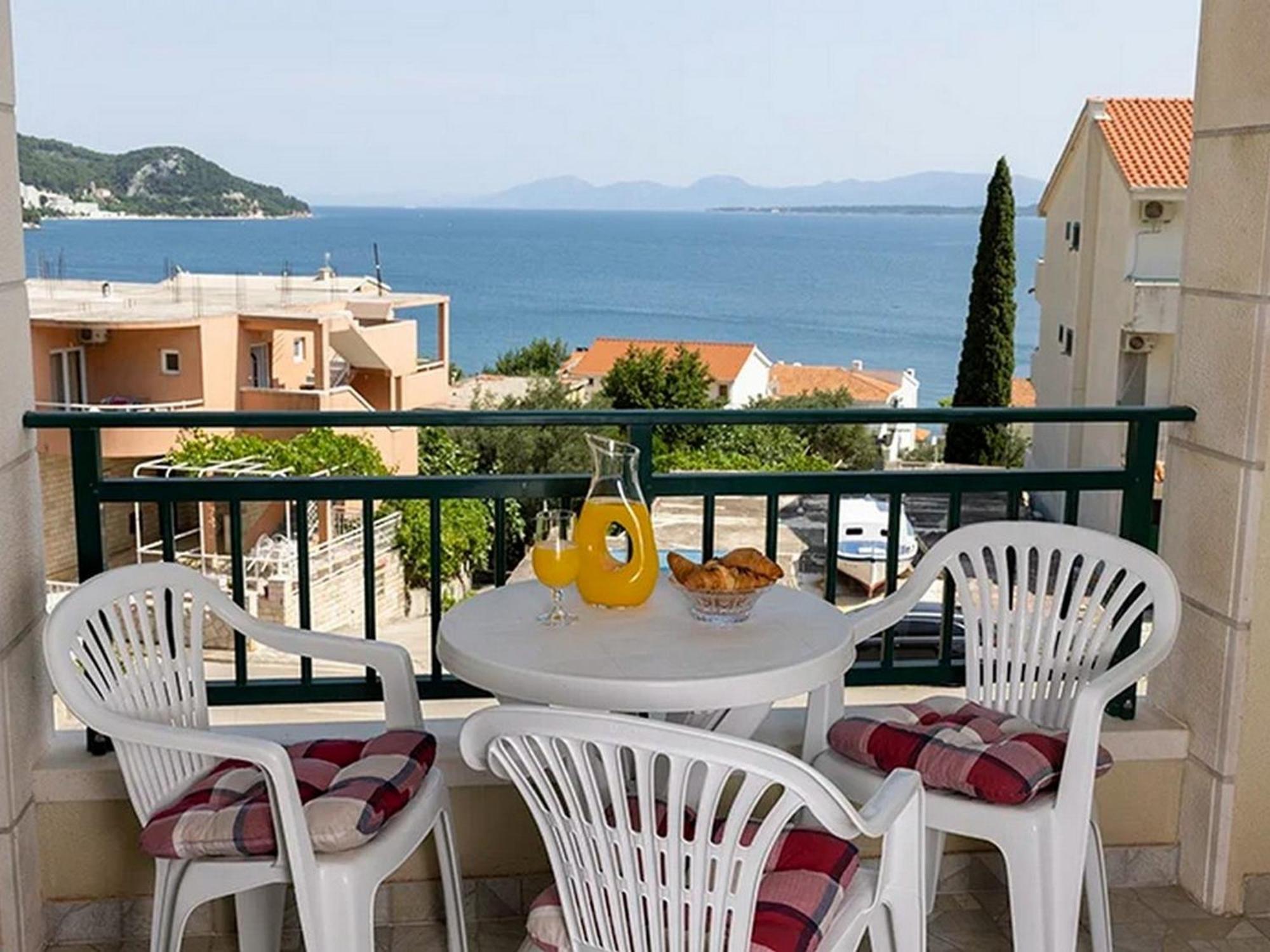 Apartments By The Sea Igrane, Makarska - 17292 外观 照片