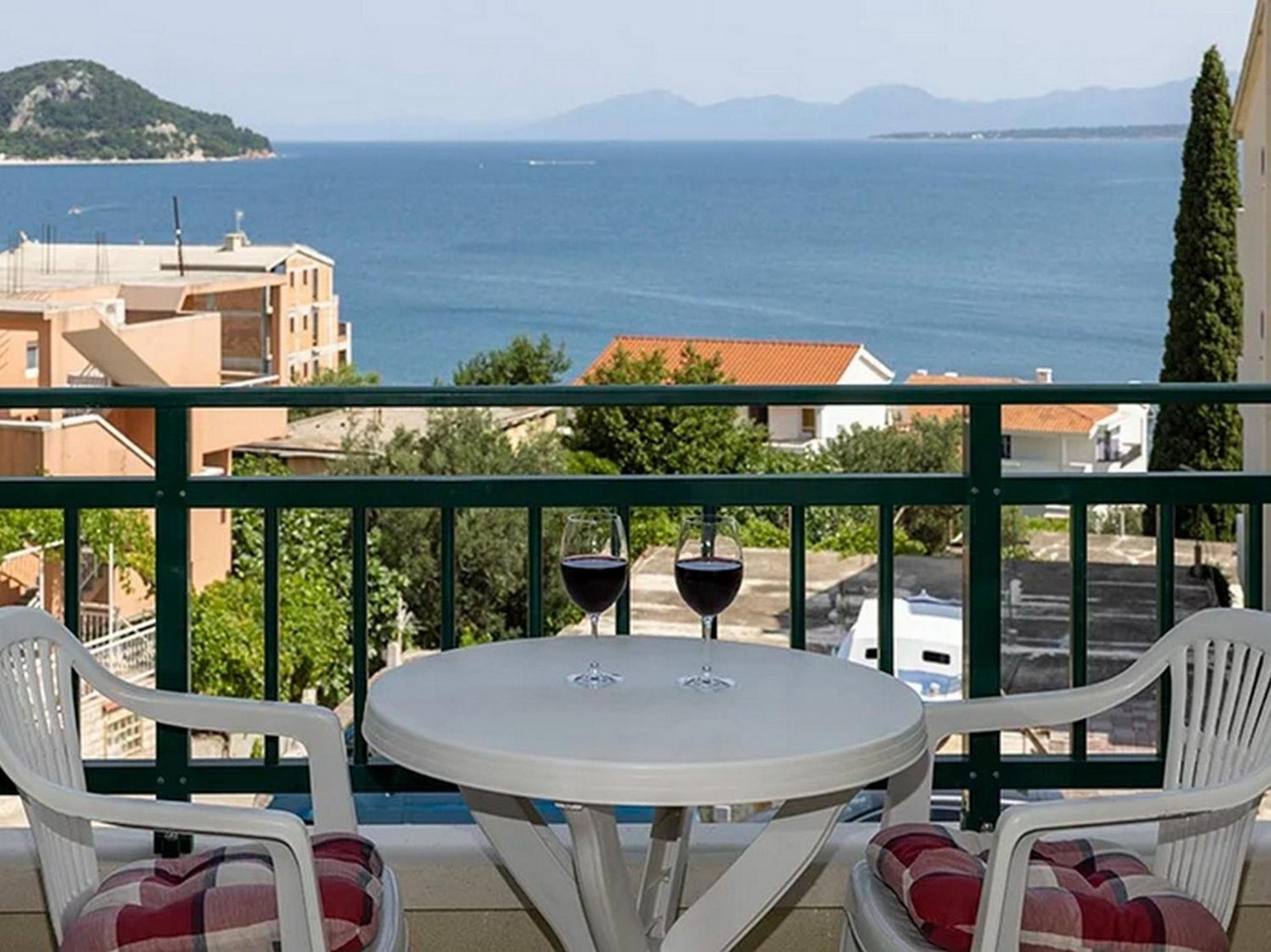 Apartments By The Sea Igrane, Makarska - 17292 外观 照片