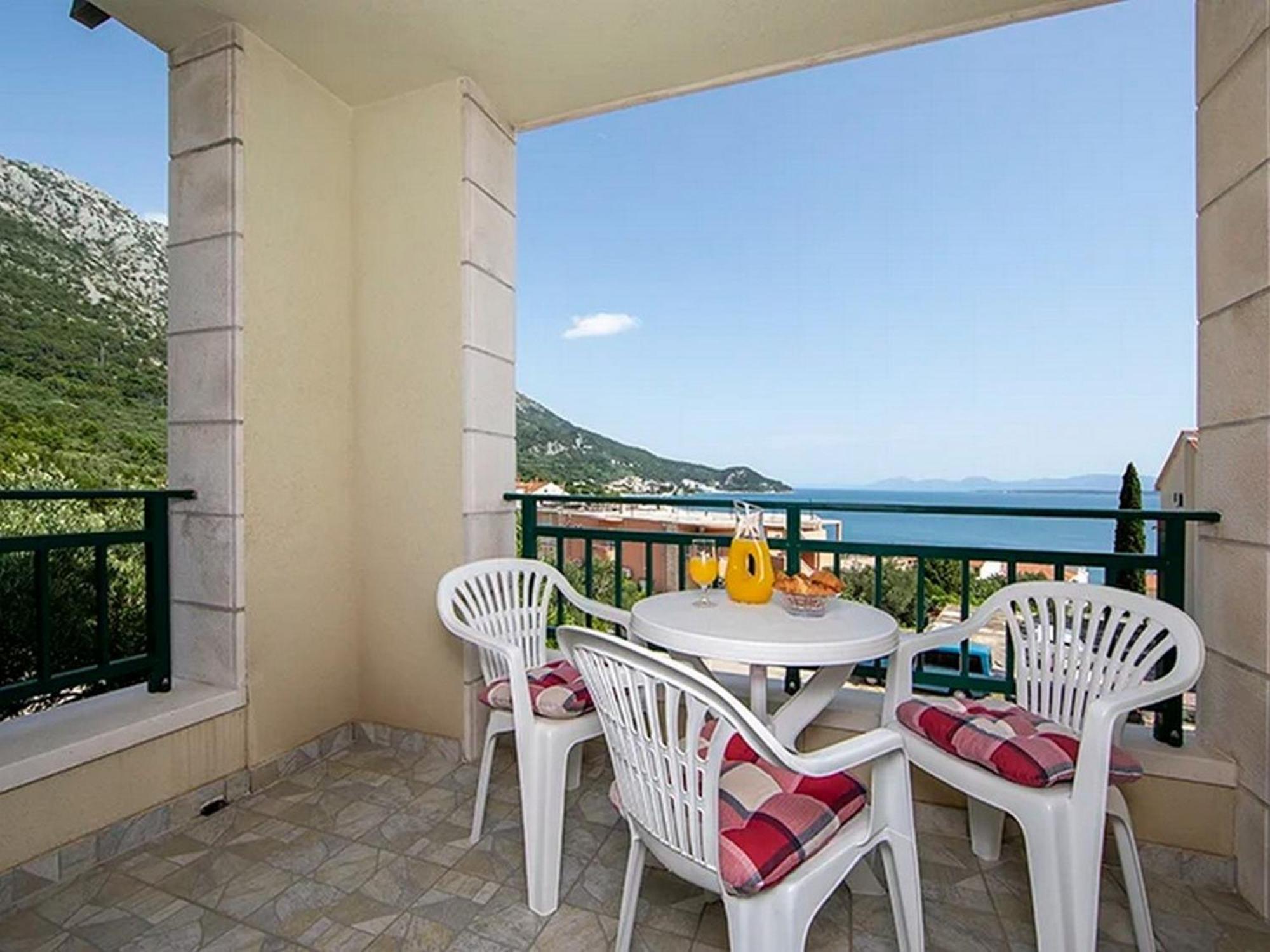 Apartments By The Sea Igrane, Makarska - 17292 外观 照片