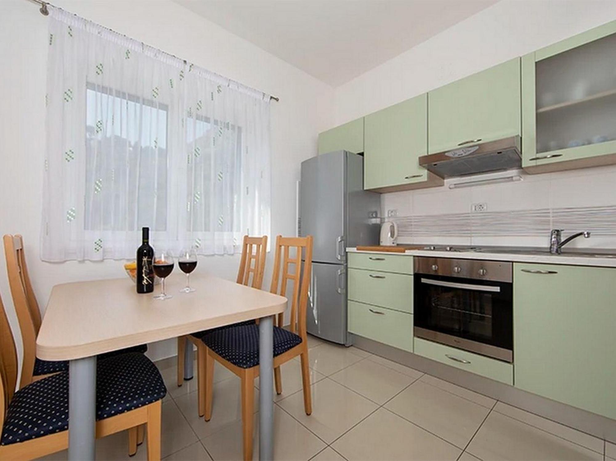 Apartments By The Sea Igrane, Makarska - 17292 外观 照片