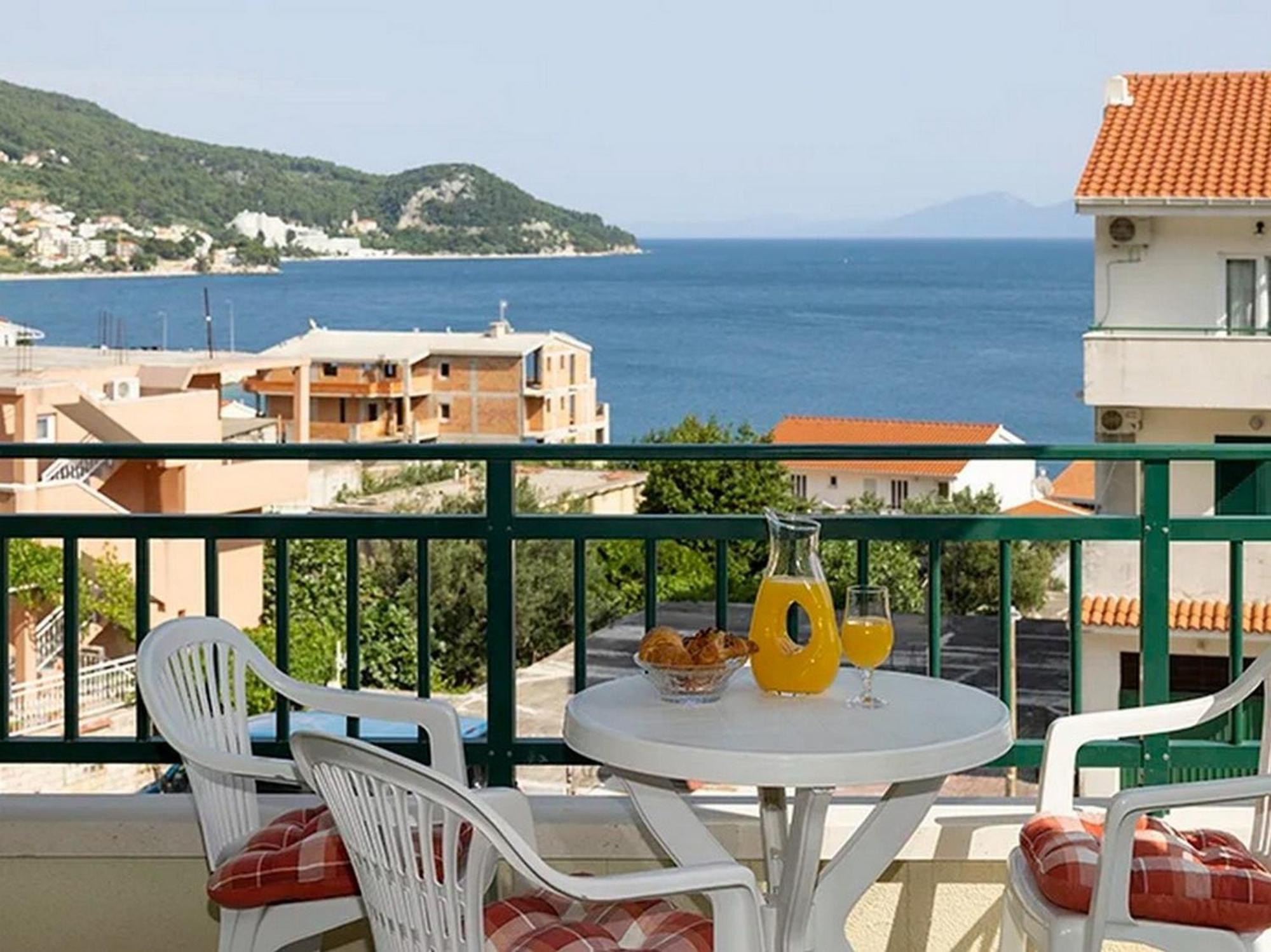 Apartments By The Sea Igrane, Makarska - 17292 外观 照片