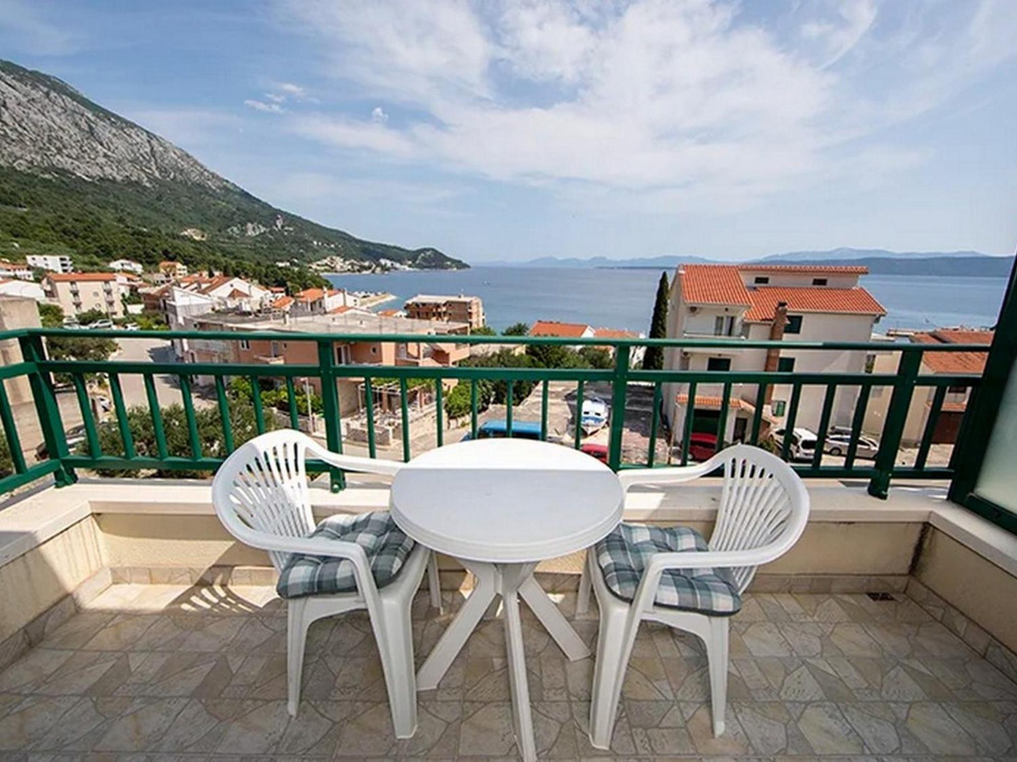 Apartments By The Sea Igrane, Makarska - 17292 外观 照片